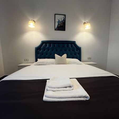 Hotel Cochet Boutique Târgu Jiu Zewnętrze zdjęcie