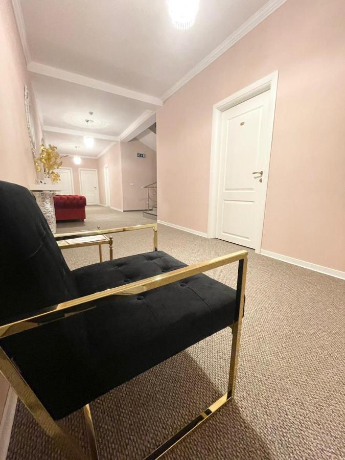 Hotel Cochet Boutique Târgu Jiu Zewnętrze zdjęcie