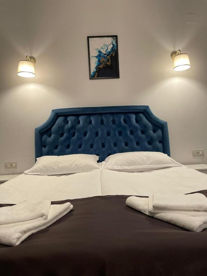 Hotel Cochet Boutique Târgu Jiu Zewnętrze zdjęcie