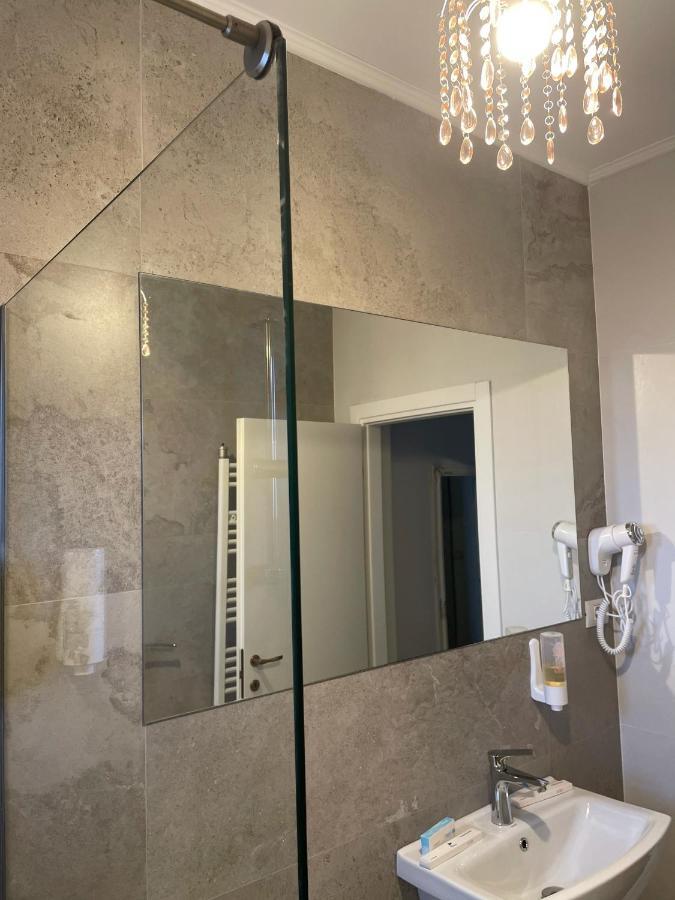 Hotel Cochet Boutique Târgu Jiu Zewnętrze zdjęcie