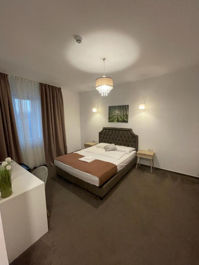 Hotel Cochet Boutique Târgu Jiu Zewnętrze zdjęcie