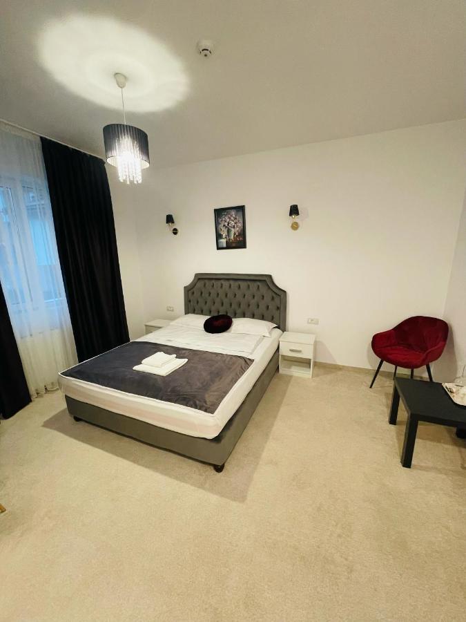 Hotel Cochet Boutique Târgu Jiu Zewnętrze zdjęcie