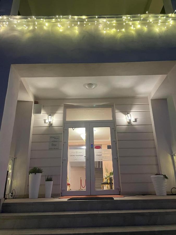 Hotel Cochet Boutique Târgu Jiu Zewnętrze zdjęcie