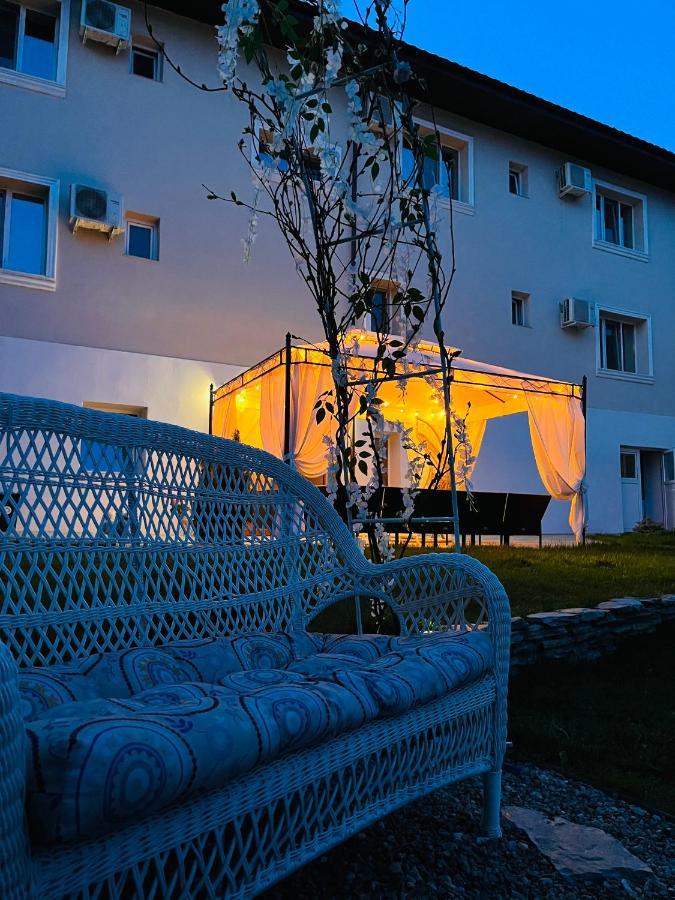 Hotel Cochet Boutique Târgu Jiu Zewnętrze zdjęcie