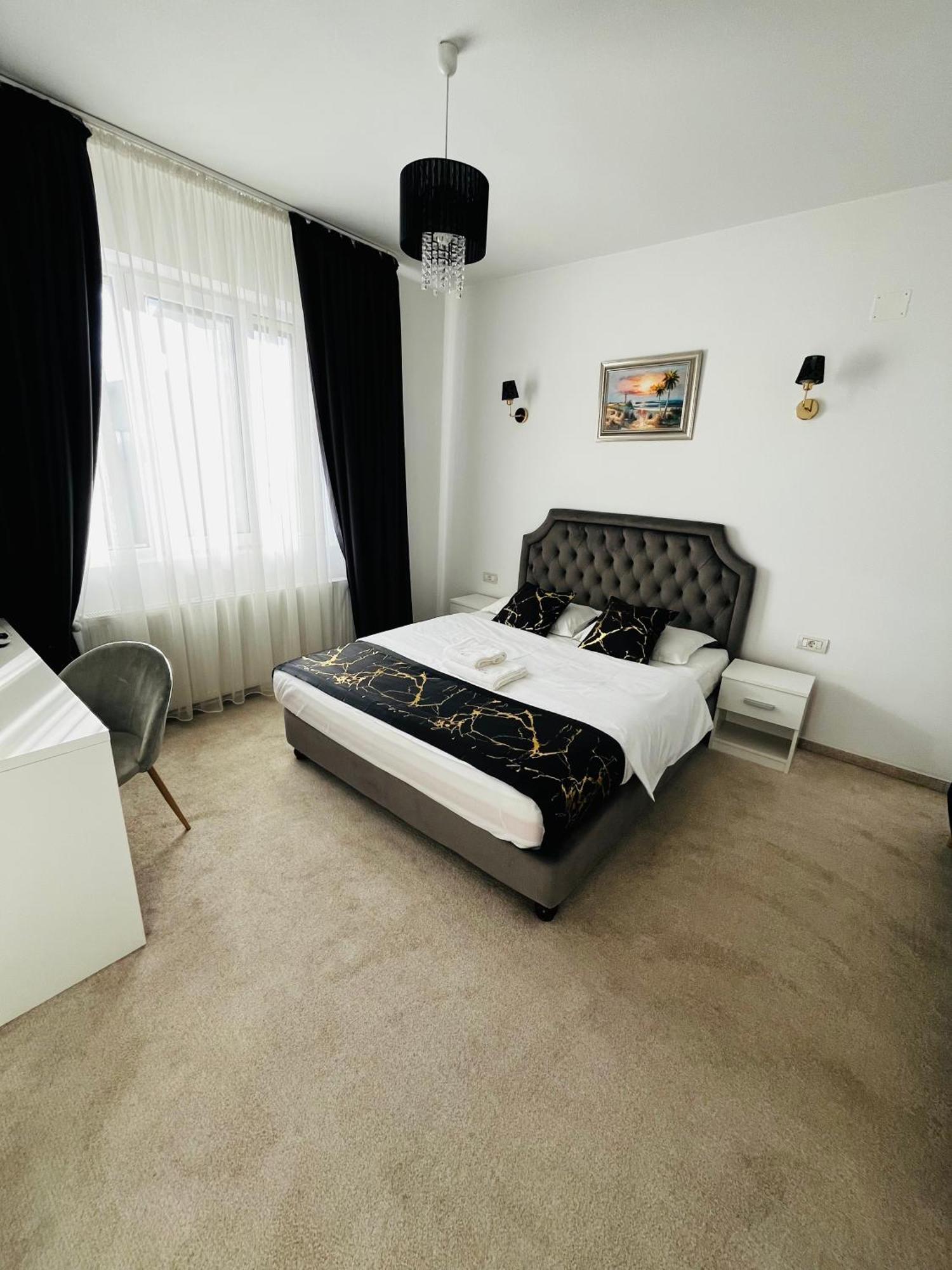 Hotel Cochet Boutique Târgu Jiu Zewnętrze zdjęcie