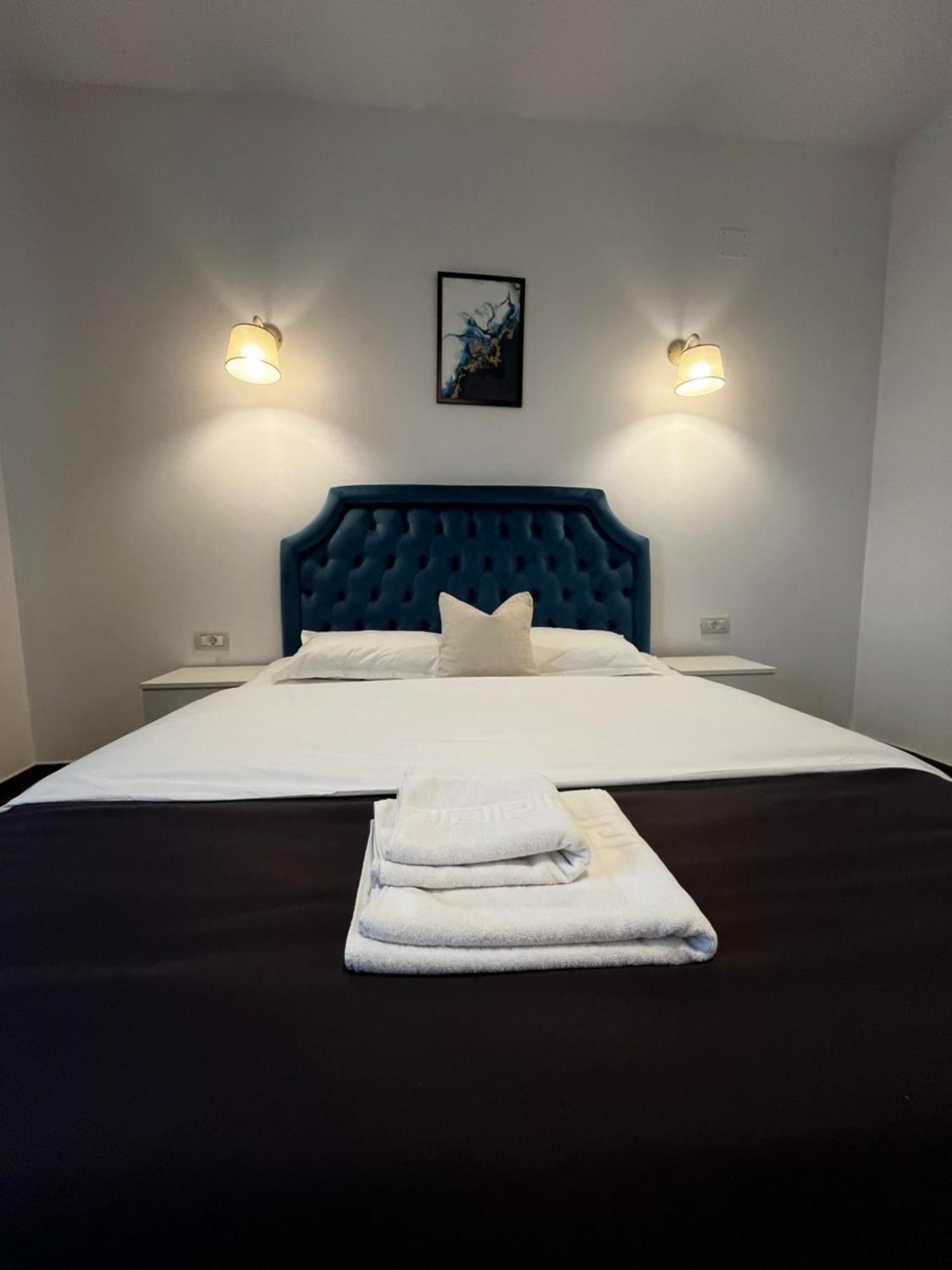 Hotel Cochet Boutique Târgu Jiu Zewnętrze zdjęcie