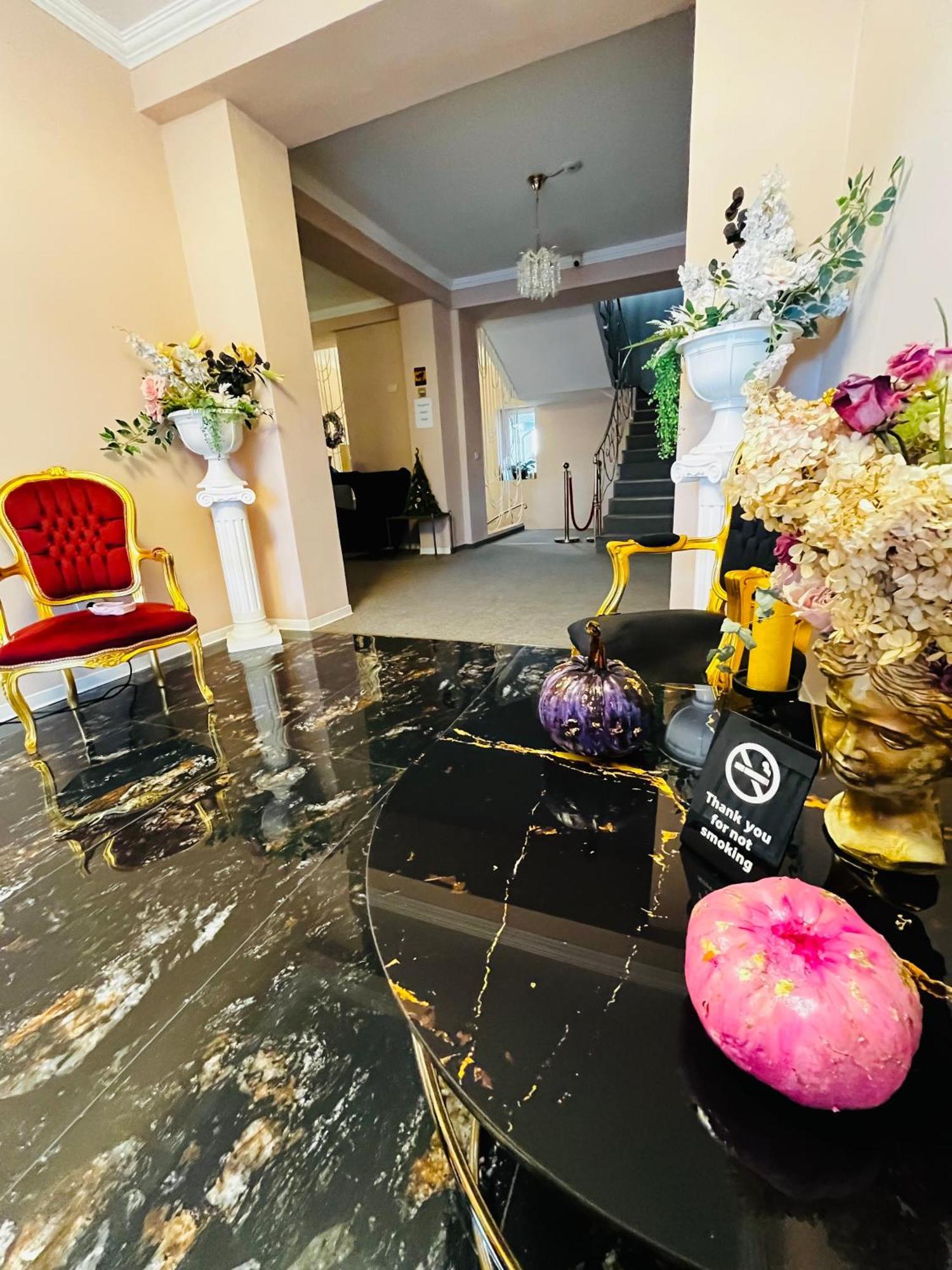 Hotel Cochet Boutique Târgu Jiu Zewnętrze zdjęcie